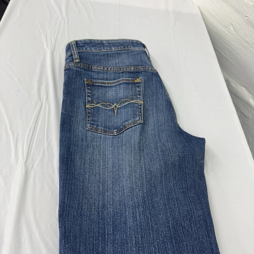 Vintage Junior's Size 13/14 Lawman Western Relaxed Fit Blue Jeans‎ EUC Flare